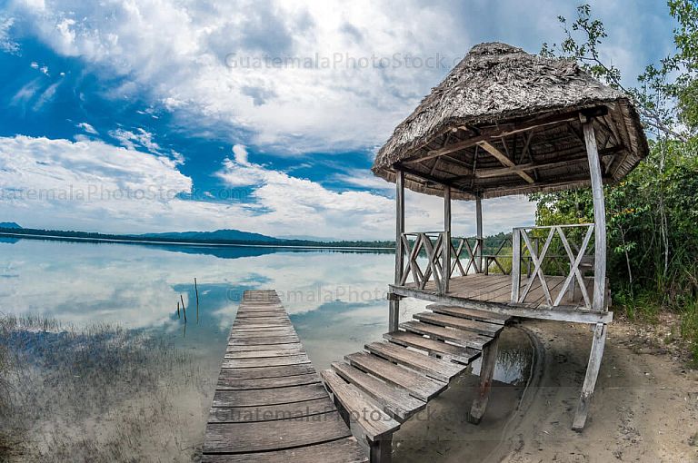 Muelle del mirador de Laguna de Lachuá