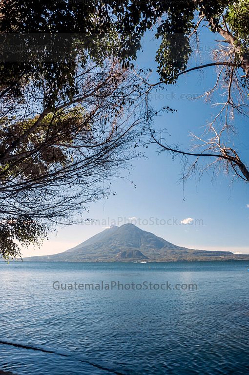 Lago y volcanes de Atitlán