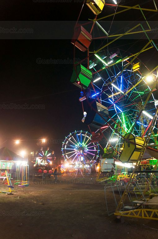 Juegos mecanicos en feria patronal