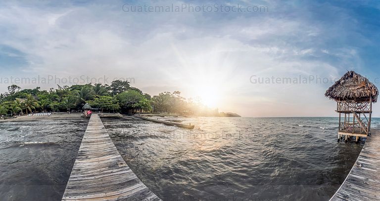 Panorama: Playa Hotel Salvador Gaviota, Livingston, Izabal