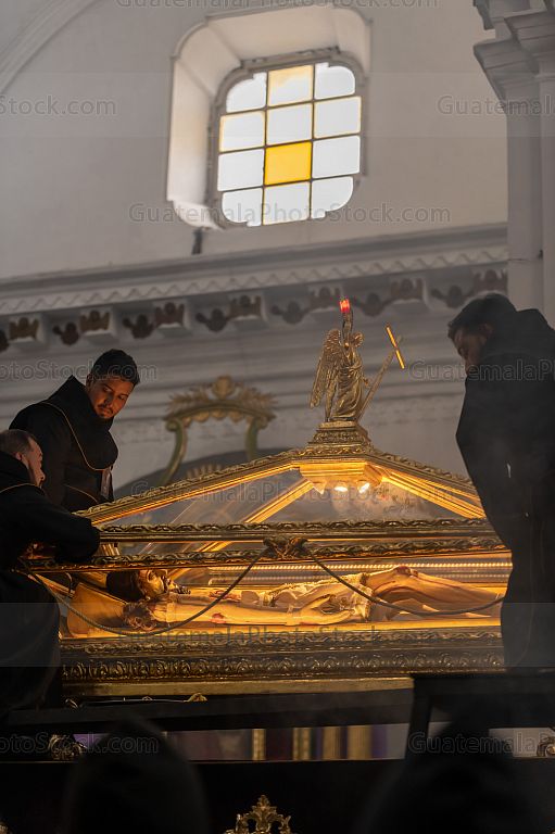 Prepación previo a la procesión, Escuela de Cristo