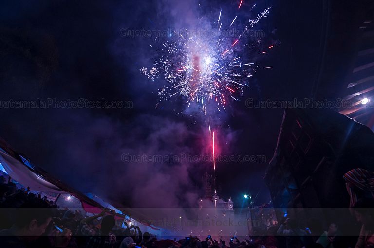 Fuego artificiales en Chichicastenango