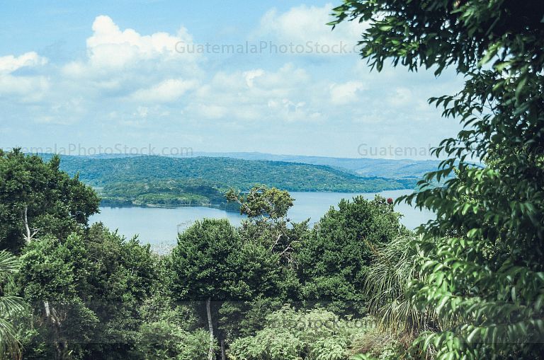 Laguna de Yaxhá, Petén
