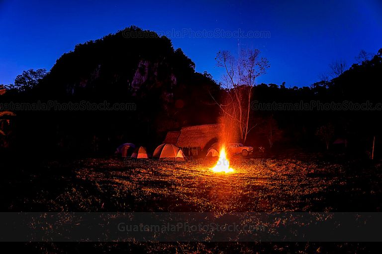 Fogata en campamento