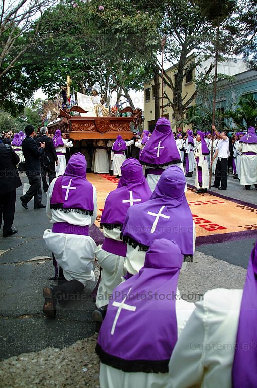 Cambio de turno en la procesion de la recoleccion