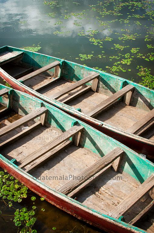 Lanchas en Laguna de Lemoa