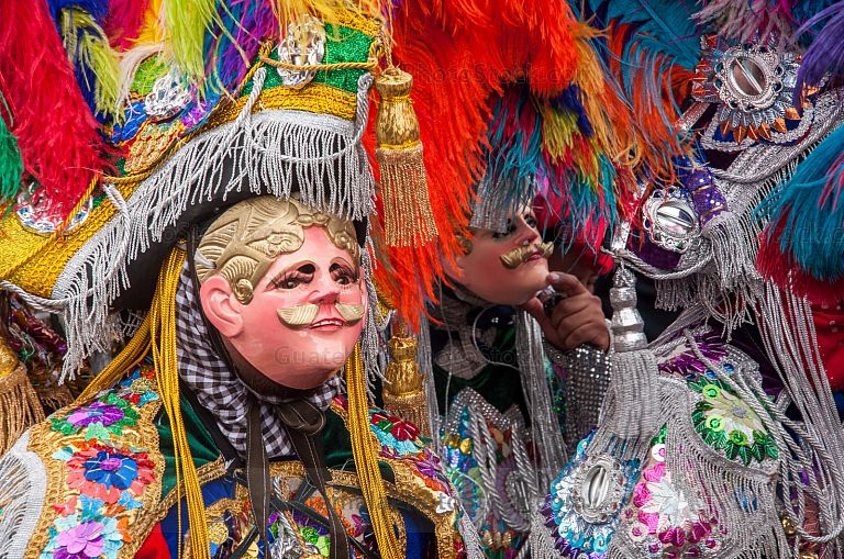 Bailador disfrazado durante la fiesta patronal de Chichicastenango