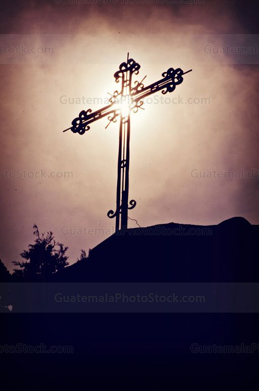 Cruz de la capilla del asilo Santa María