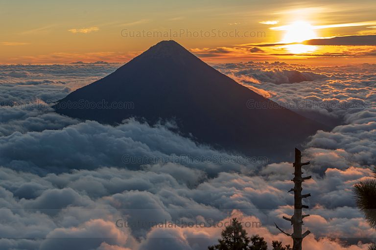 Amanecer Volcán de Agua