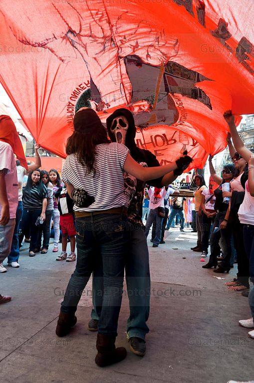 Baile y comparsa de los estudiantes de la USAC