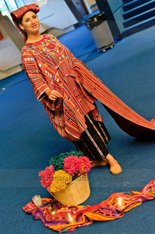 Estampa de mujer con traje típico