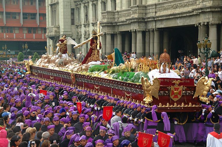 Procesión de Jesús Nazareno Rey del Universo