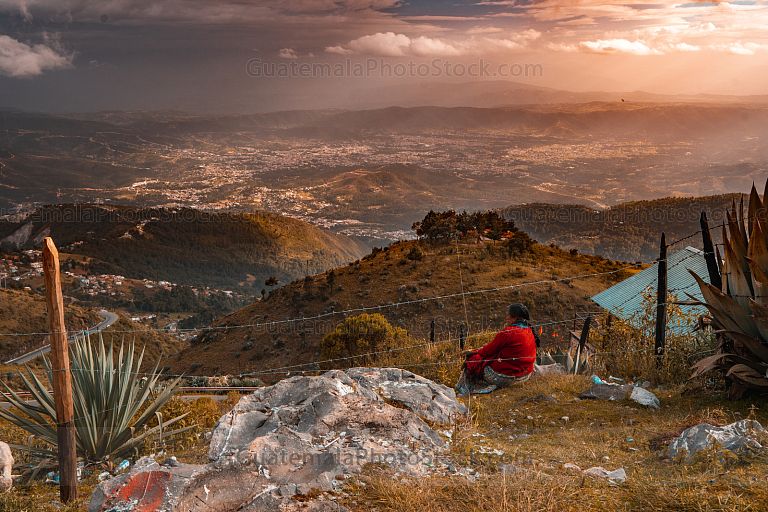 Contemplando el Atardecer