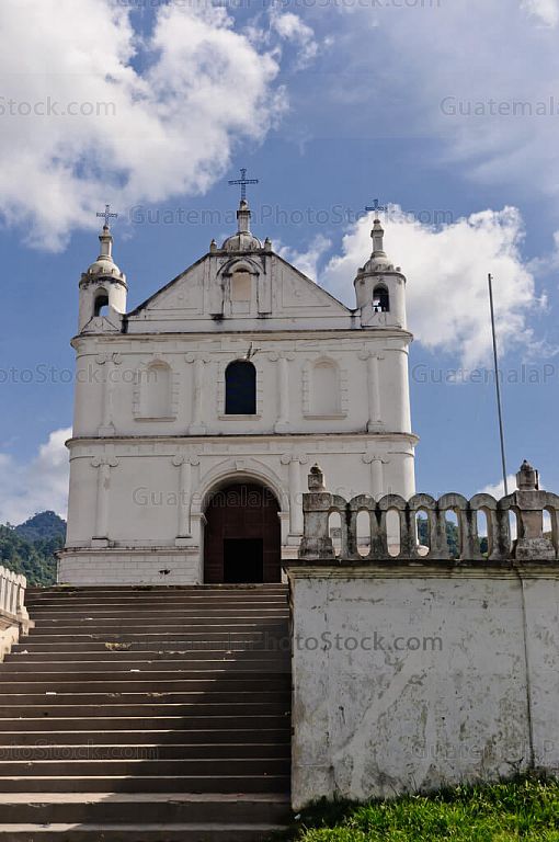 Atrio de Santuario Chi-Ixim