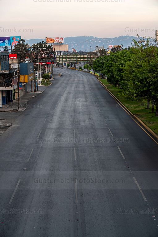 Calzada Roosevelt