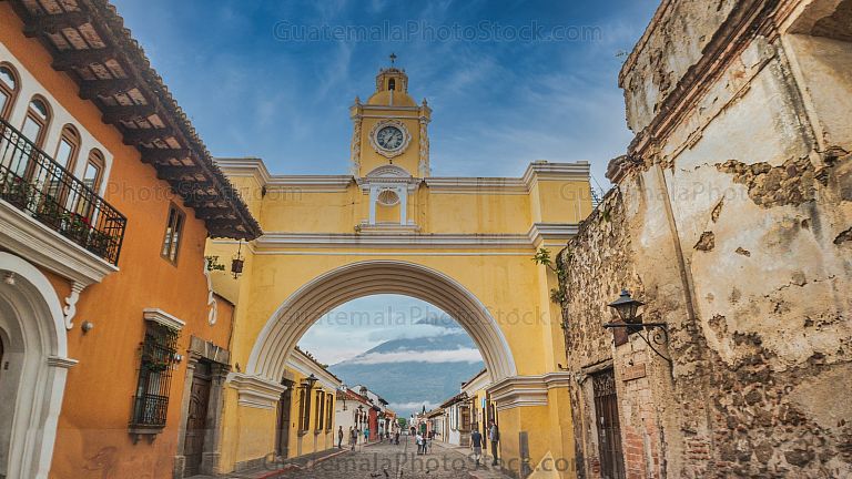 Calle del Arco de Santa Catalina, Antigua Guatemala
