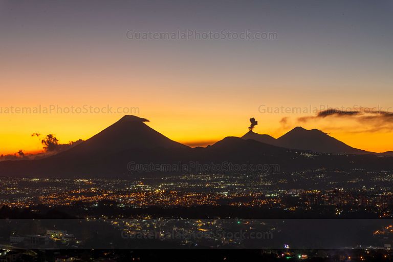 Volcanes y la Ciudad de Guatemala