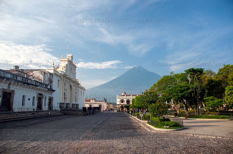 Plaza Central y Catedral de Antigua Guatemala