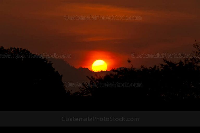 Atardecer sobre el oriente del país