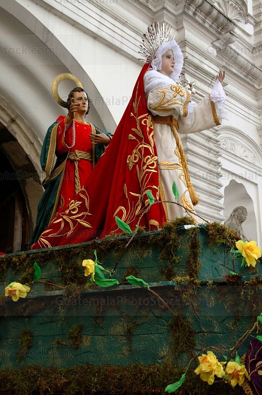 Virgen de dolorosa en la salida de la procesión