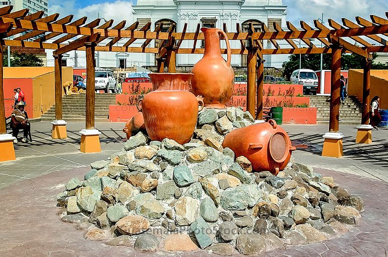 Plaza sobre el Mercado Central