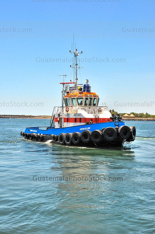 Remolcador en Puerto Quetzal