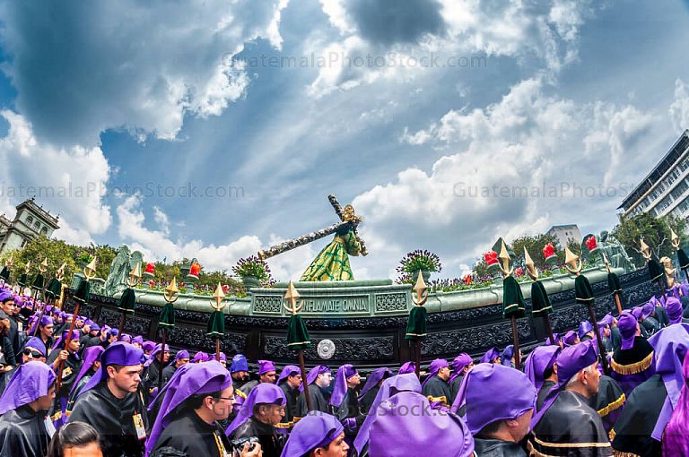 Consagrada imagen de Jesús Nazareno de La Merced