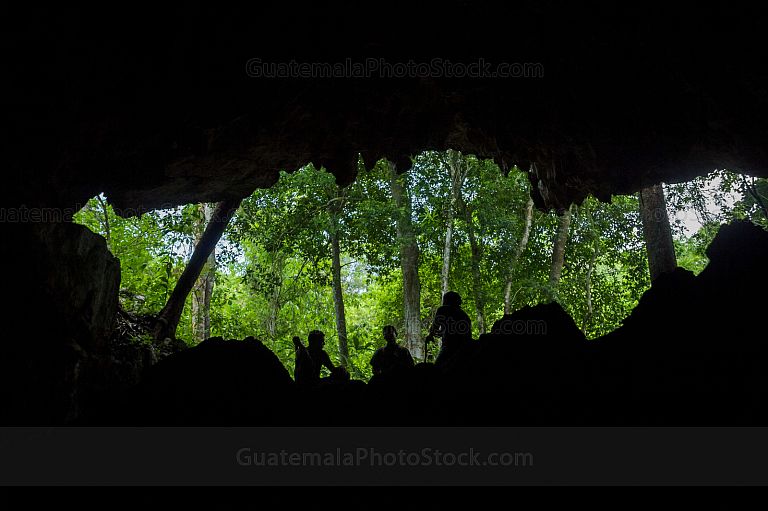 Entrada Cuevas de la Cobanerita