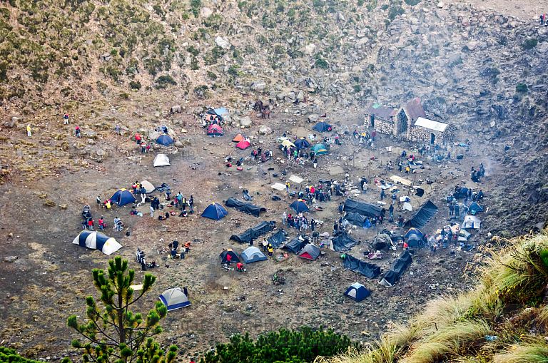 Crater del Volcán de Agua