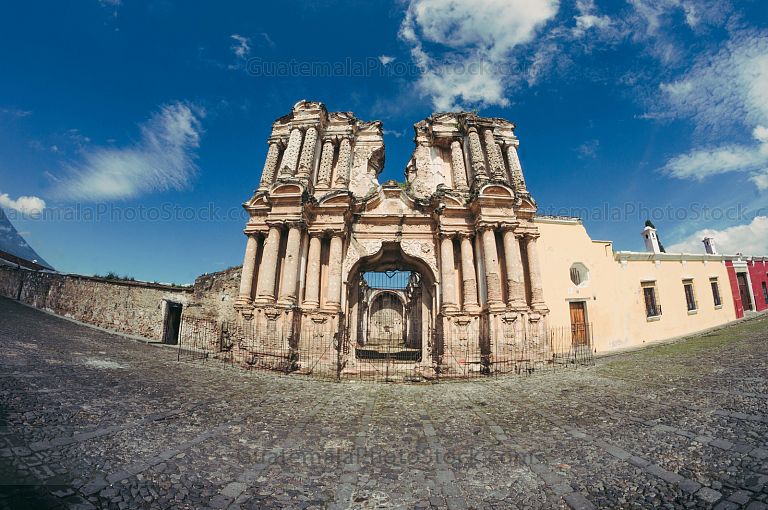 Ruina de la Iglesia del Carmen