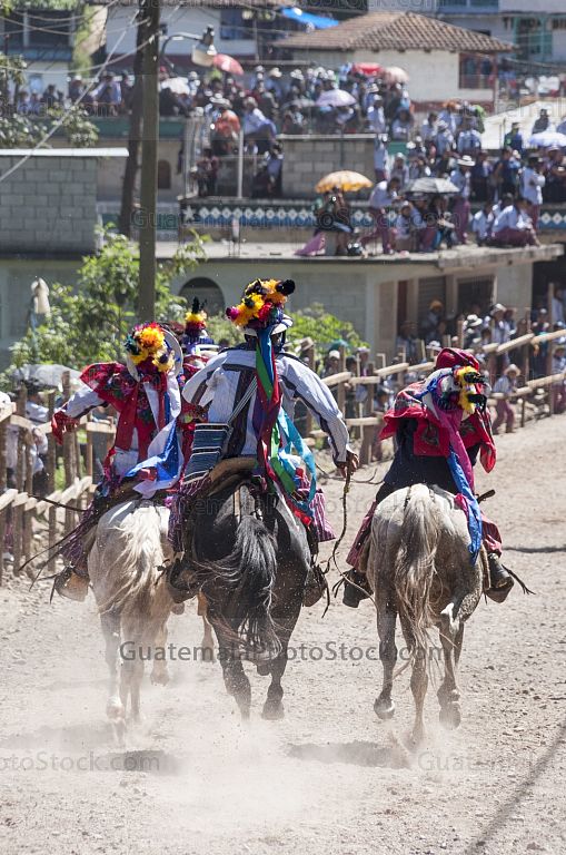 Carrera de caballos en Todos Santos Cuchumatán