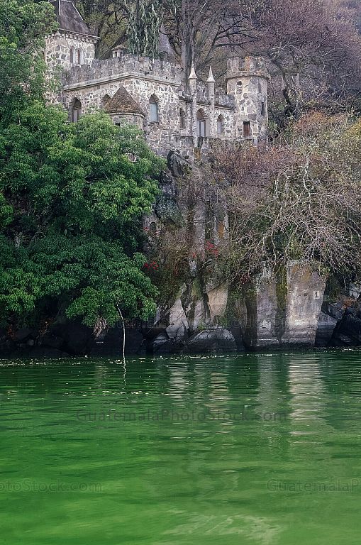 Castillo de Durion, Lago de Amatitlán
