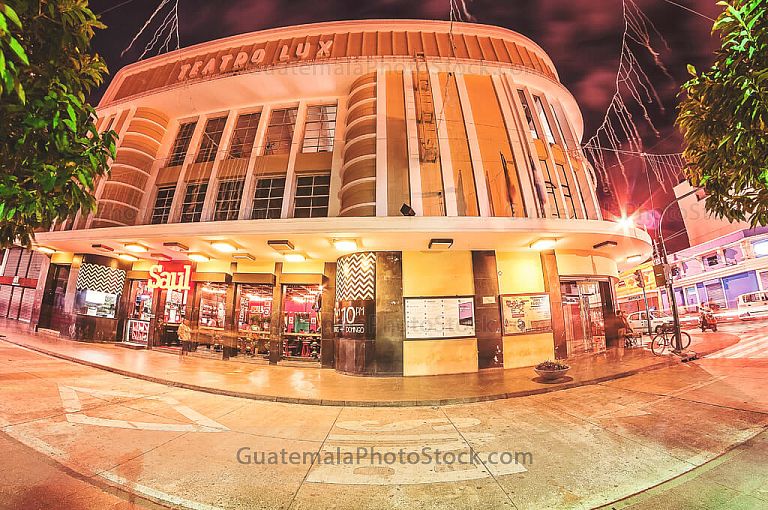 Teatro Lux y Café Saul en la Sexta Avenida, Zona 1