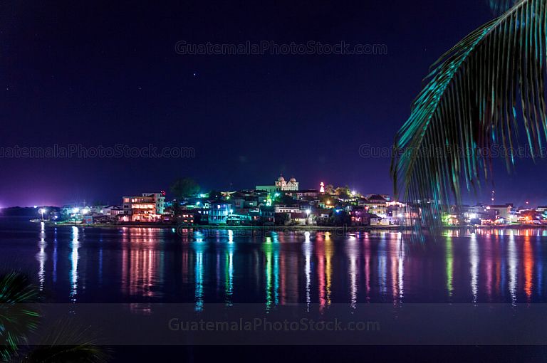 Isla de Flores de noche