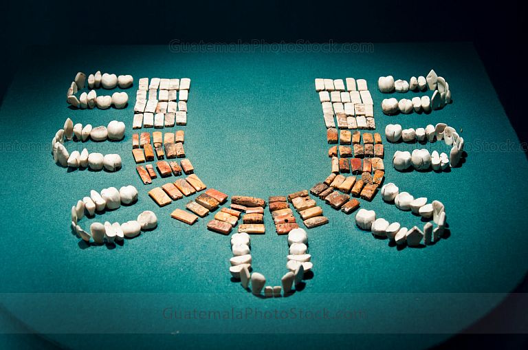 Collar en el Museo de la Cultura Teotihuacaneca, MX