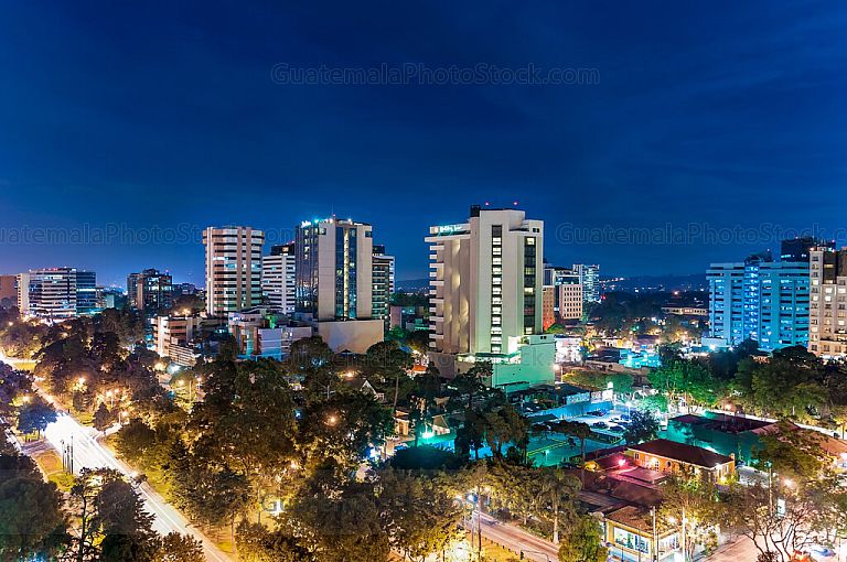 Edificios de la Zona 10 y Avenida Reforma
