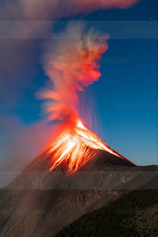 Erupción en el Volcán de Fuego