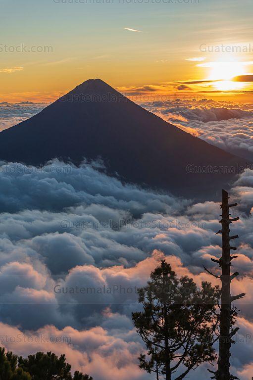 Amanecer Volcán de Agua