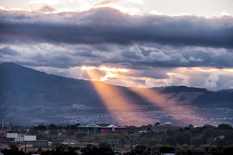 Rayos de sol del atardecer