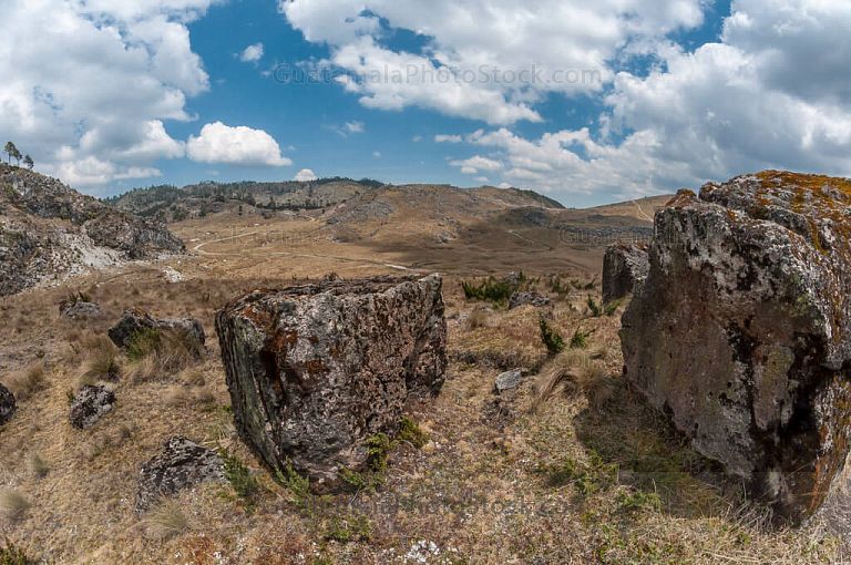 Paisaje rocoso en la cumbre de la Sierra de los Cuchumatanes