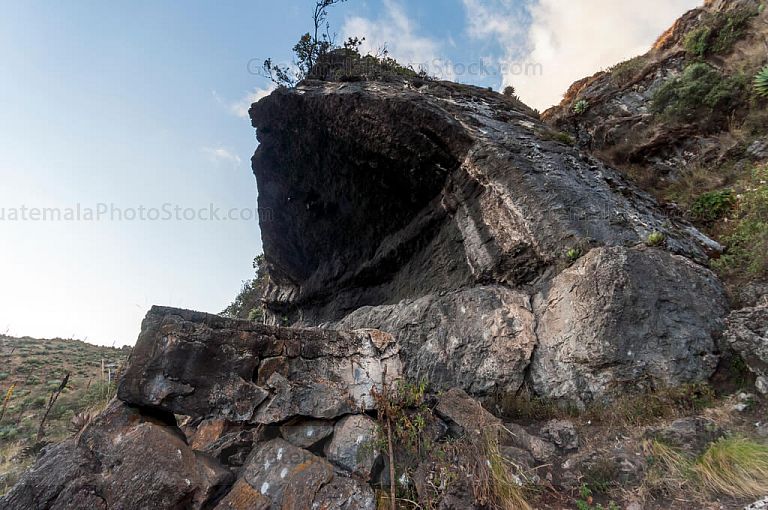 Cueva Ceremonial del Cerro Chacash