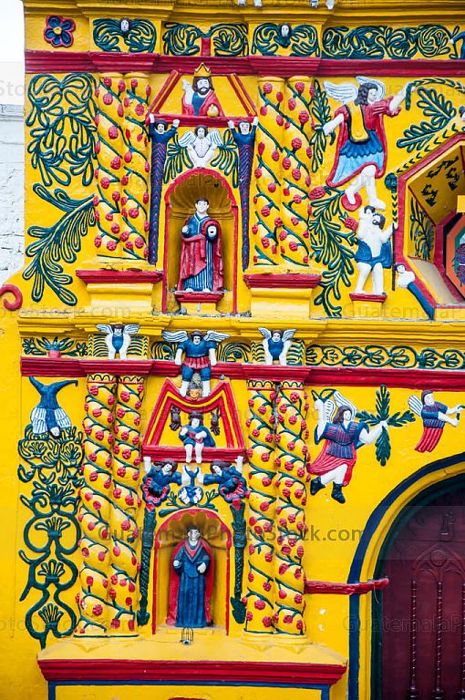 Fachada del Templo de San Andres Xecul