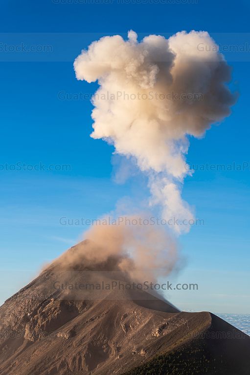 Erupción en el Volcán de Fuego