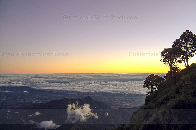 Amanecer visto desde el Volcán de Agua