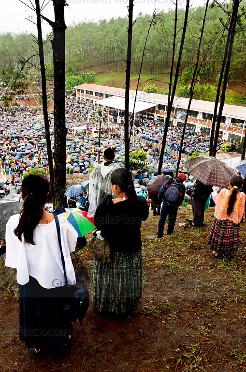 Asistencia a la misa con las reliquias de San Juan Bosco