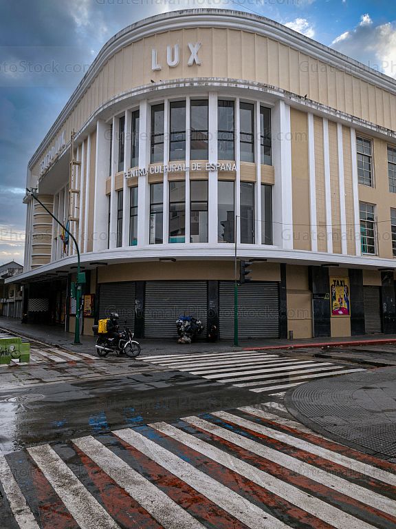 Teatro Lux, Sexta Avenida, Zona 1