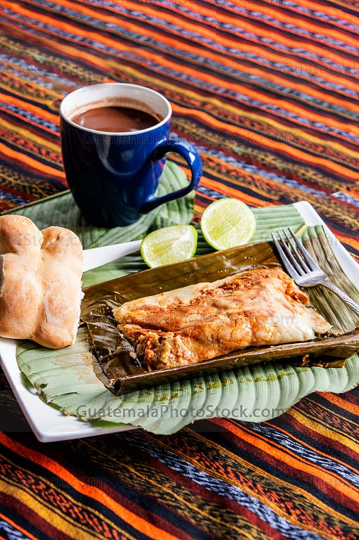 Tamal rojo y chocolate