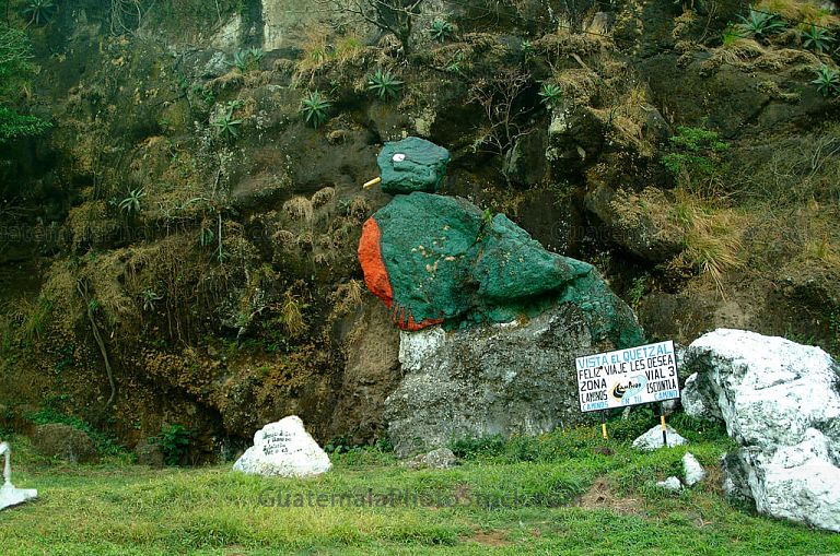 Quetzal de piedra