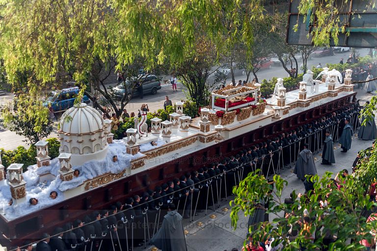 Anda de la Consagrada Imagen del Cristo Yacente de El Calvario