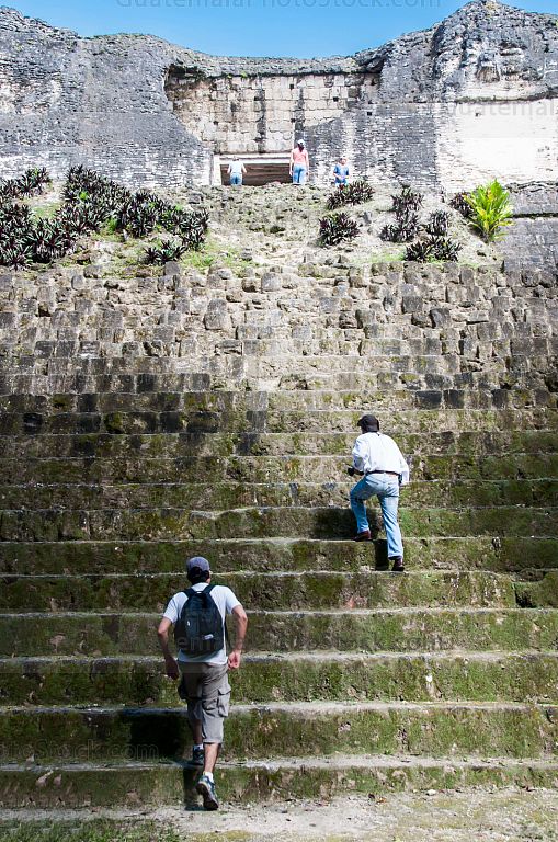 Vestigios mayas en Tikal